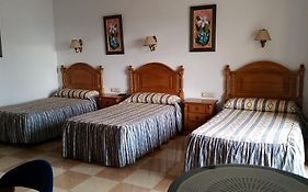 Hostal Los Rosales 3*