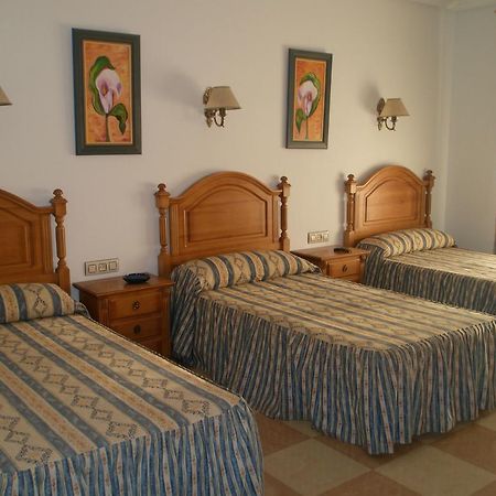 Hostal Los Rosales Alcaraz Zimmer foto
