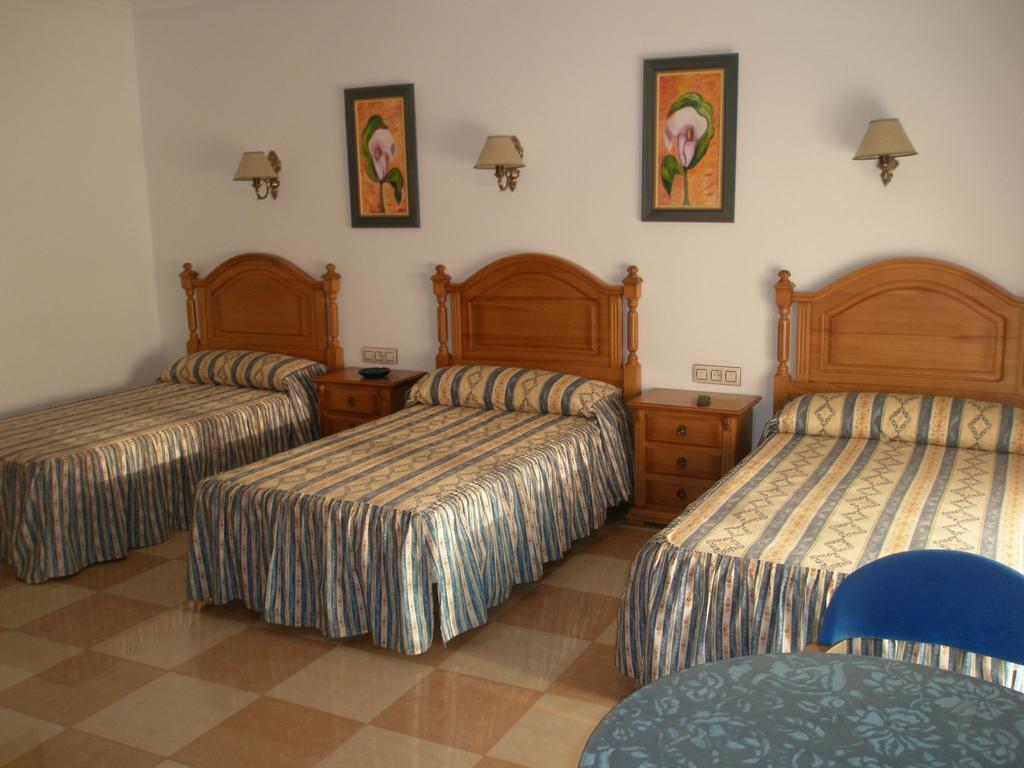 Hostal Los Rosales Alcaraz Zimmer foto