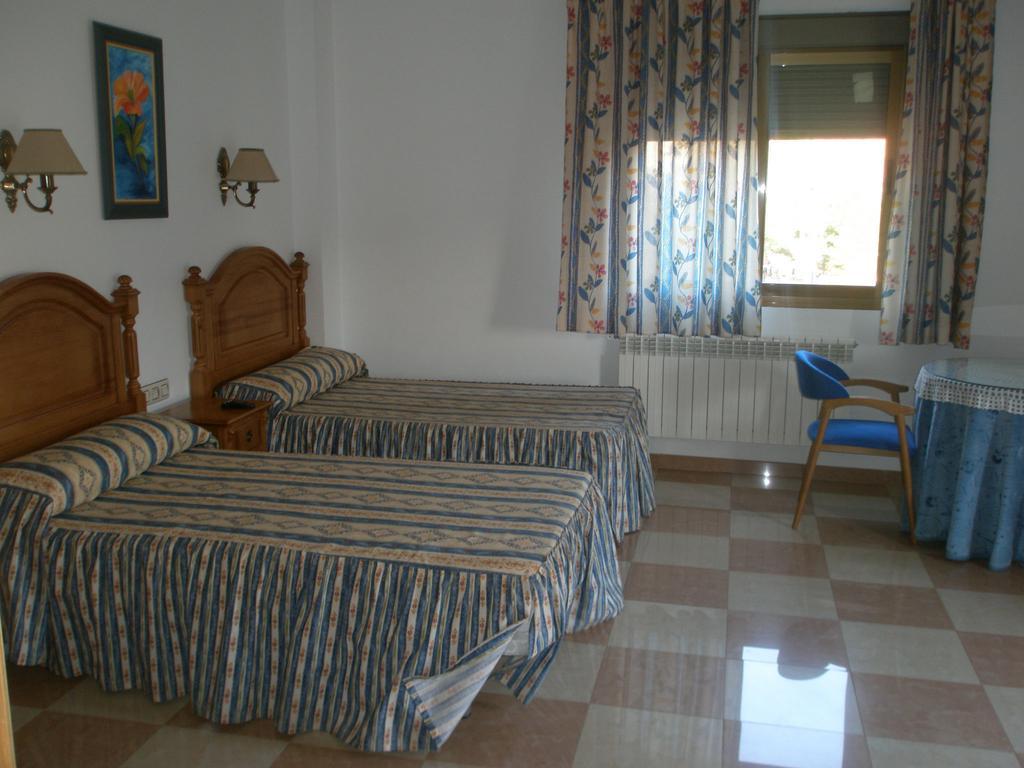 Hostal Los Rosales Alcaraz Zimmer foto